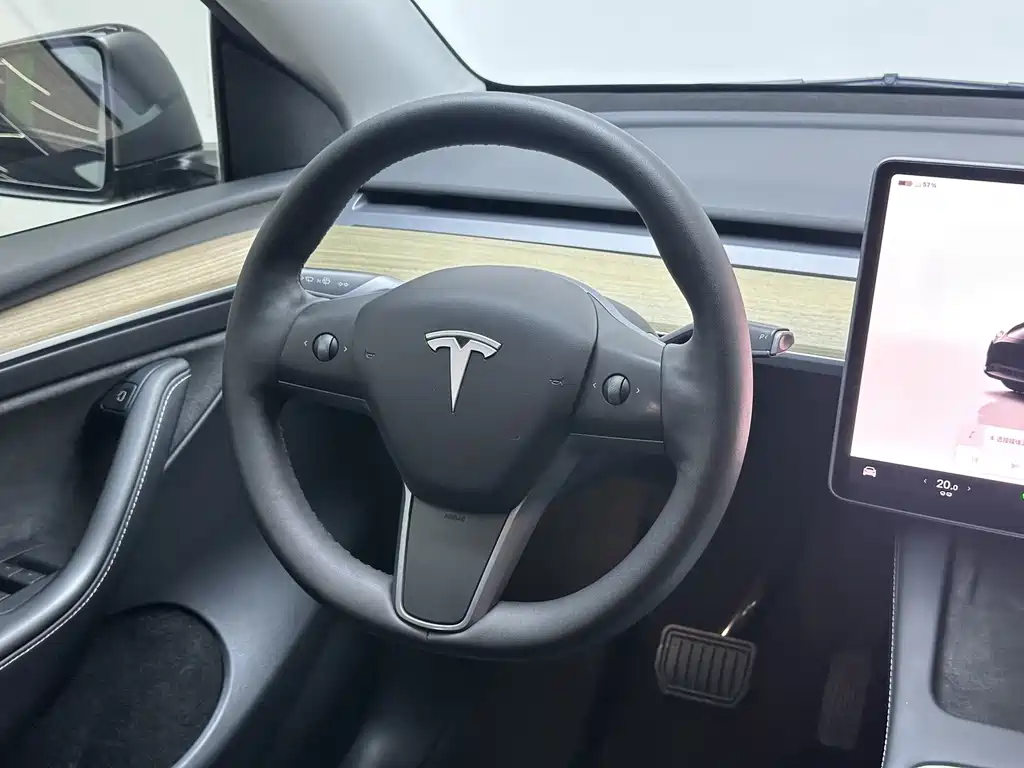 Tesla Model Y 2023 — фото 18