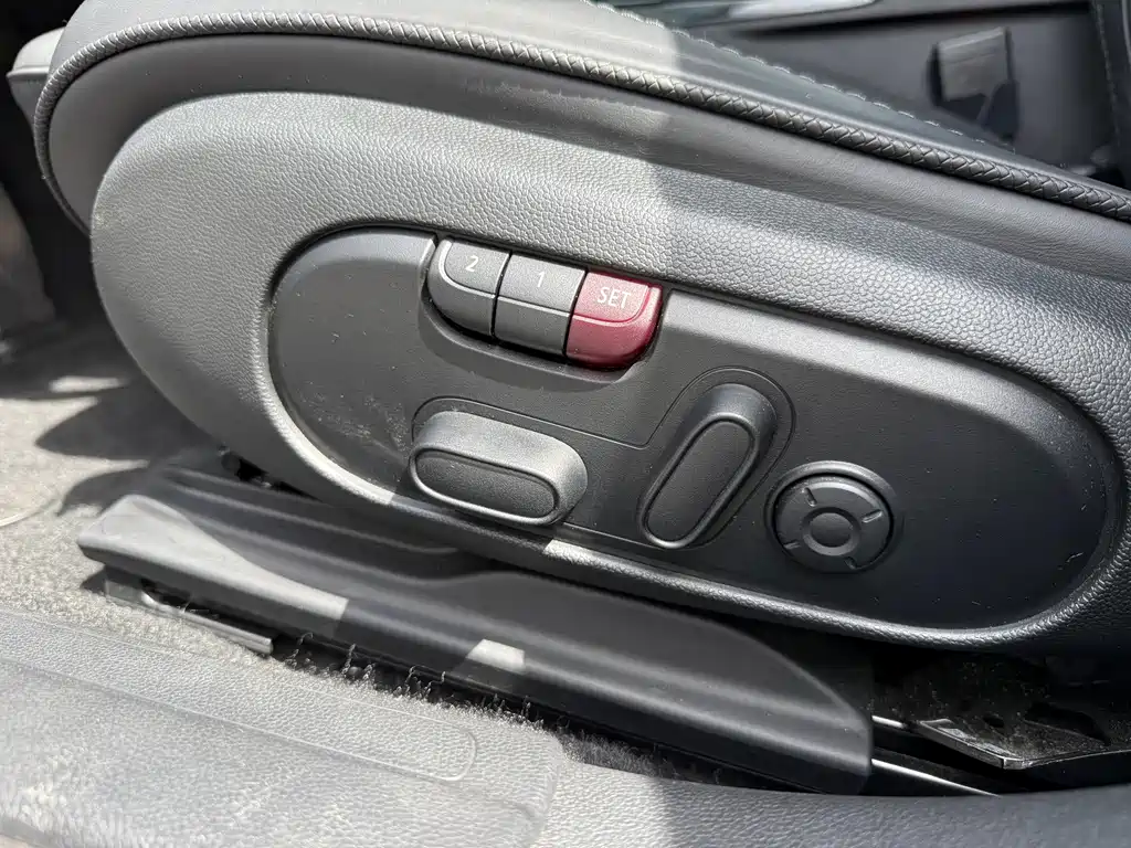 MINI Clubman 2024 — фото 11