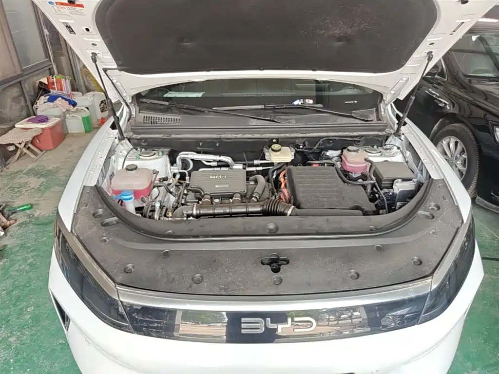 BYD Seal 05 DM-i 2025 — фото 20