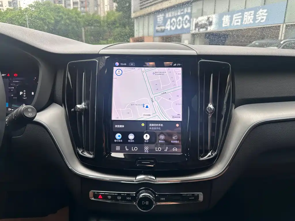 Volvo XC60 2022 — фото 12
