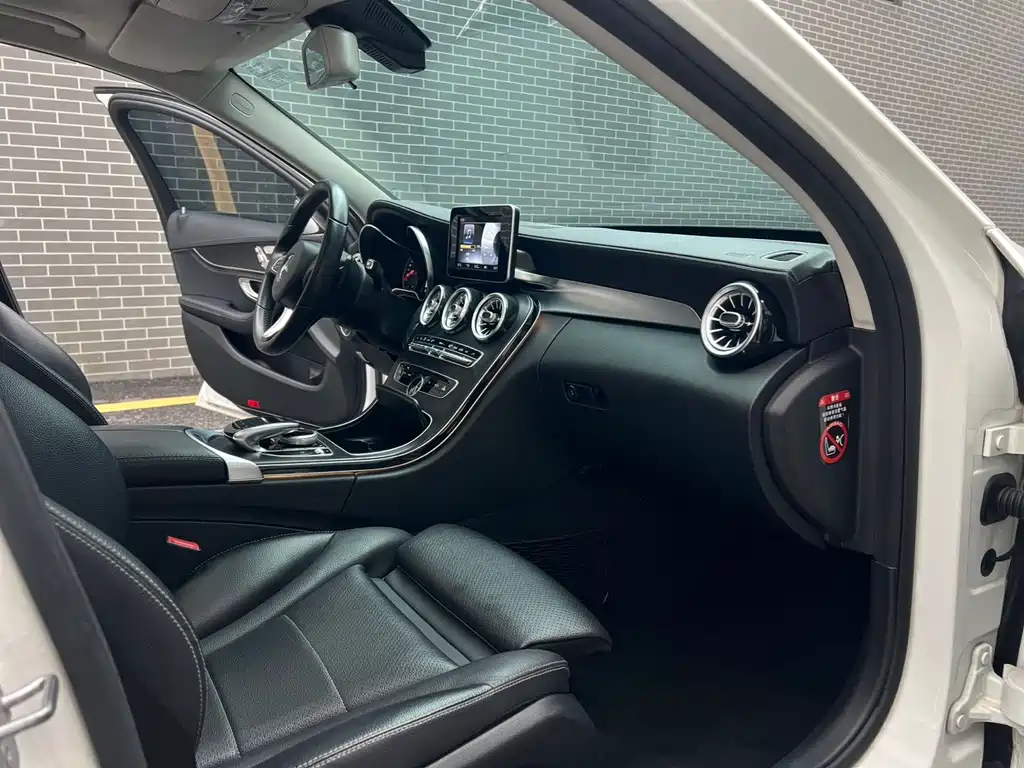 Mercedes-Benz C-Class 2018 — фото 25