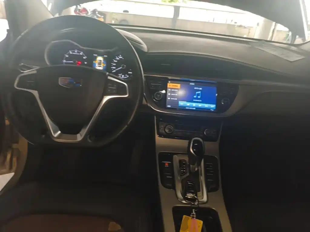 Geely Emgrand GS 2016 — фото 10