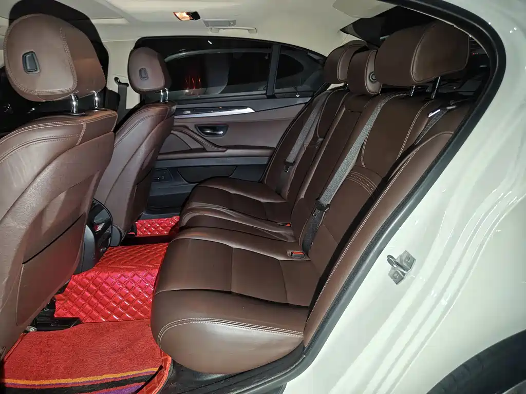 BMW 5 Series 2016 — фото 10