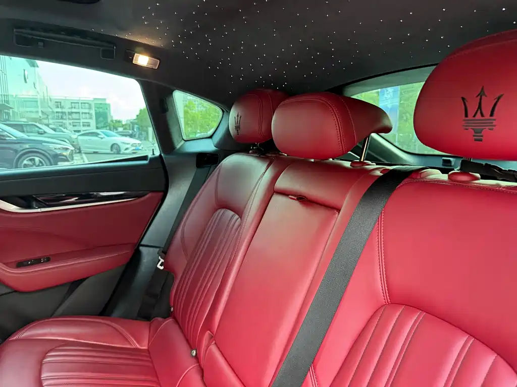 Maserati Levante 2018 — фото 10