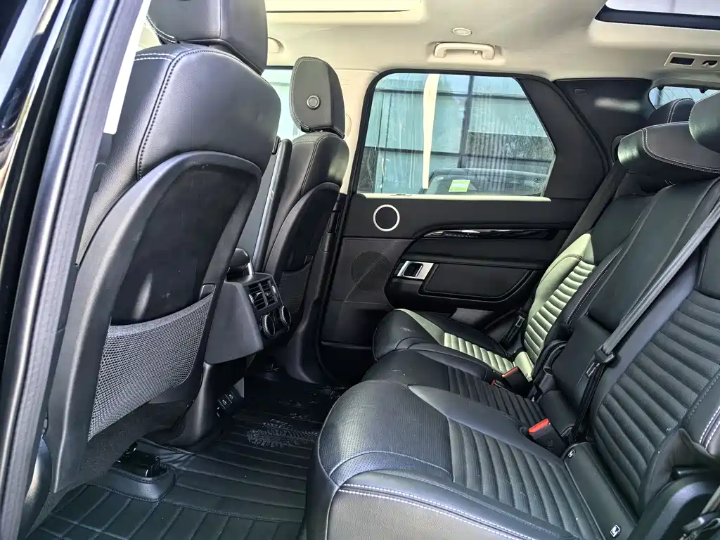 Land Rover Discovery 2024 — фото 10