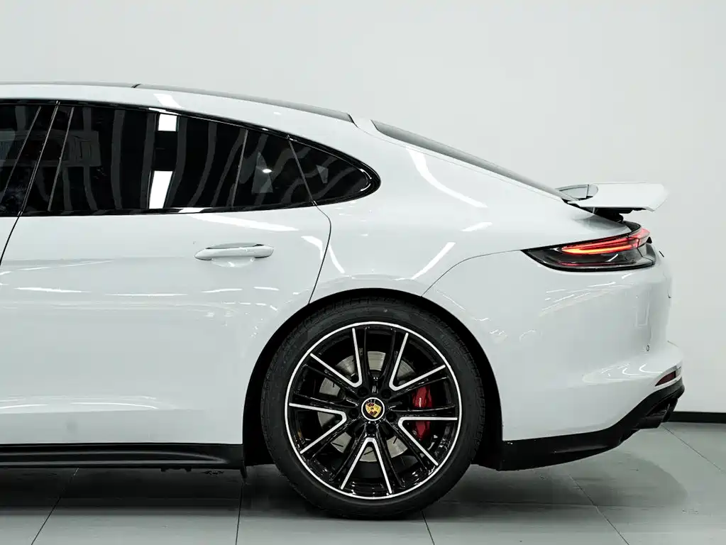 Porsche Panamera 2023 — фото 10