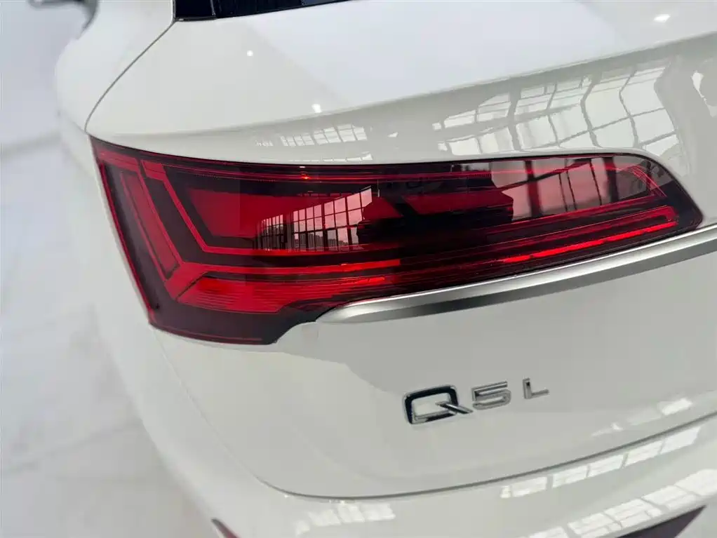 Audi Q5L 2023 — фото 12