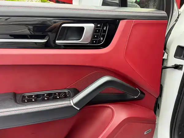 Porsche Cayenne 2021