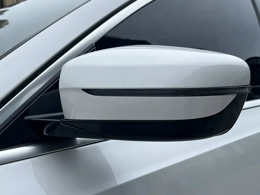 BMW 3 Series 2019 — фото 11