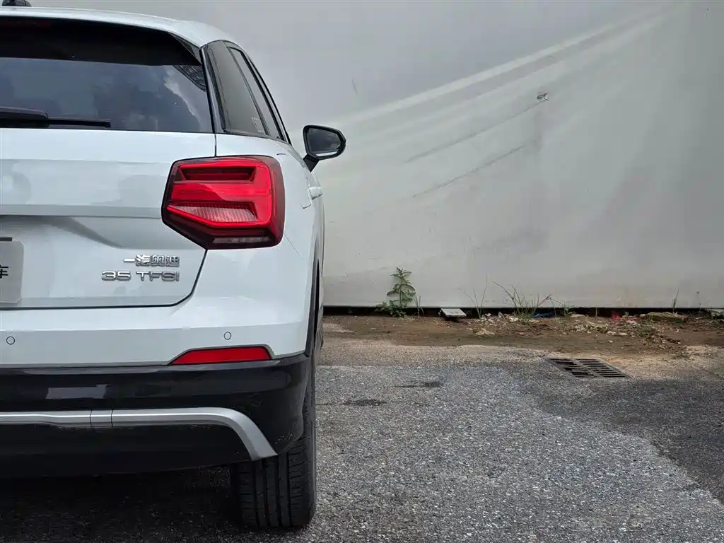 Audi Q2L 2021