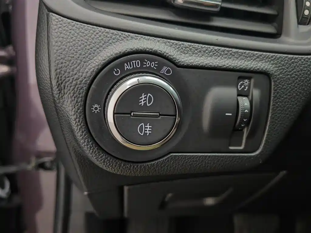 Buick Envision Plus 2016 — фото 21