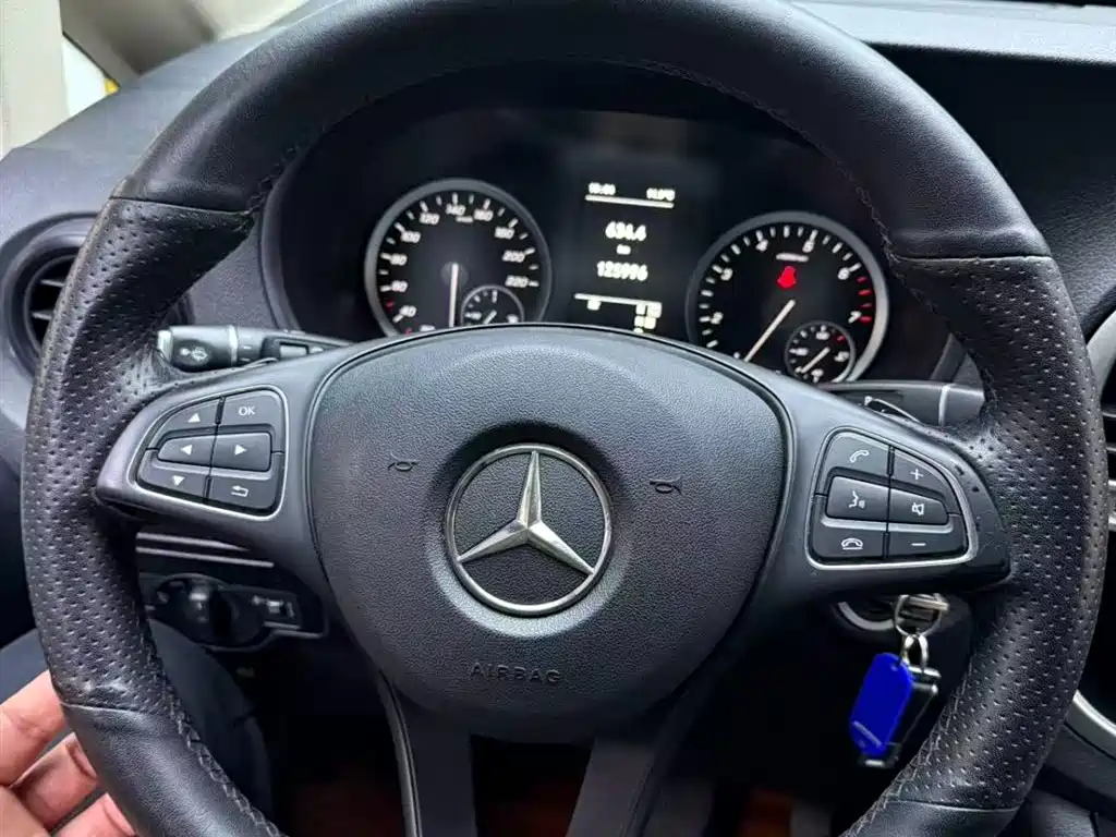 Mercedes-Benz Vito 2021 — фото 10