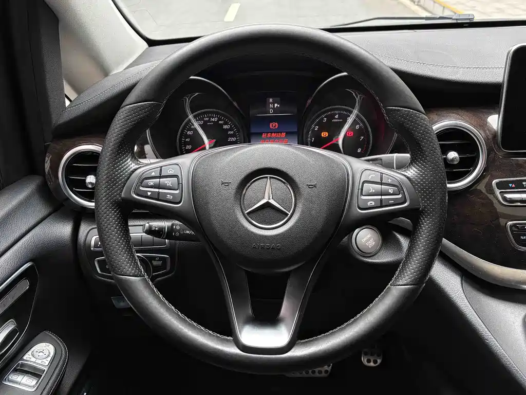 Mercedes-Benz V-Class 2019 — фото 12