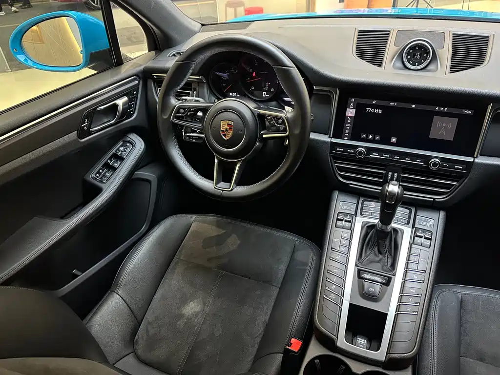 Porsche Macan 2019 — фото 18