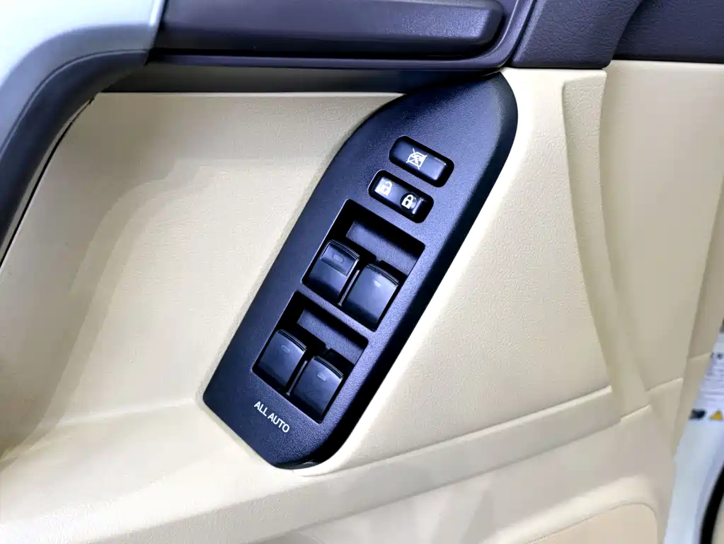 Toyota Prado 2017 — фото 21