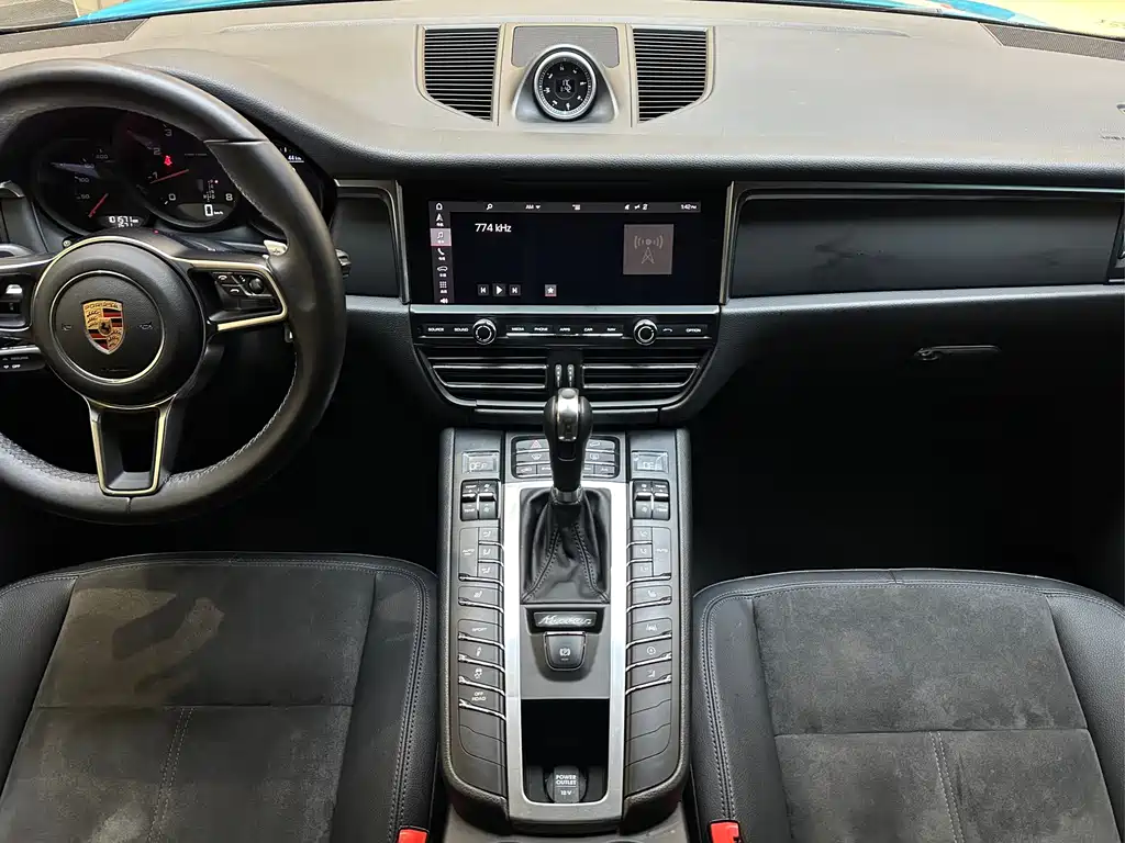 Porsche Macan 2019 — фото 20