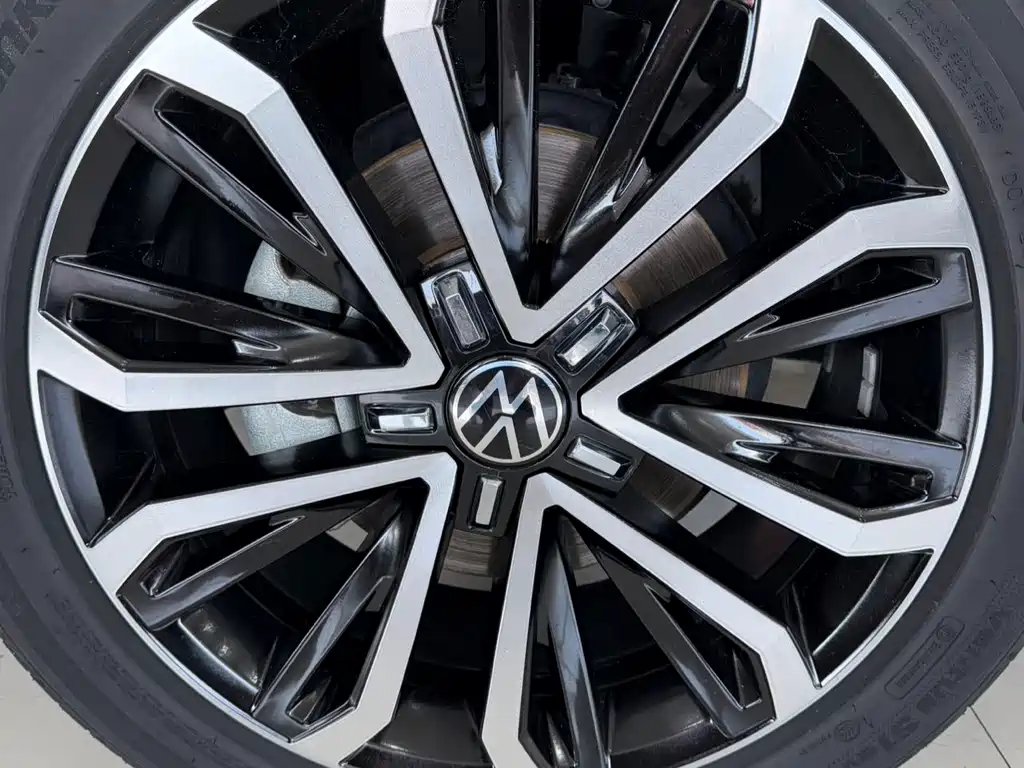 Volkswagen T-Roc 2023 — фото 11