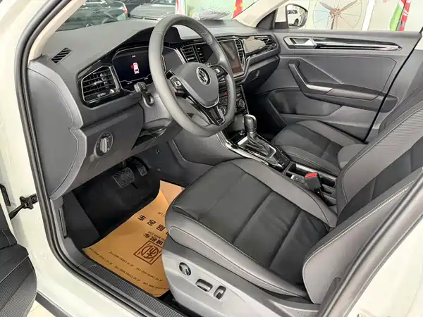 Volkswagen T-Roc 2023