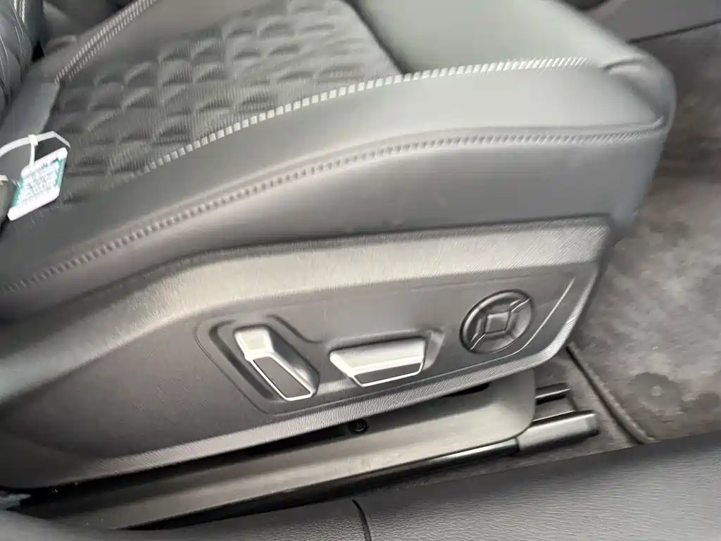 Audi A6L 2025 — фото 27
