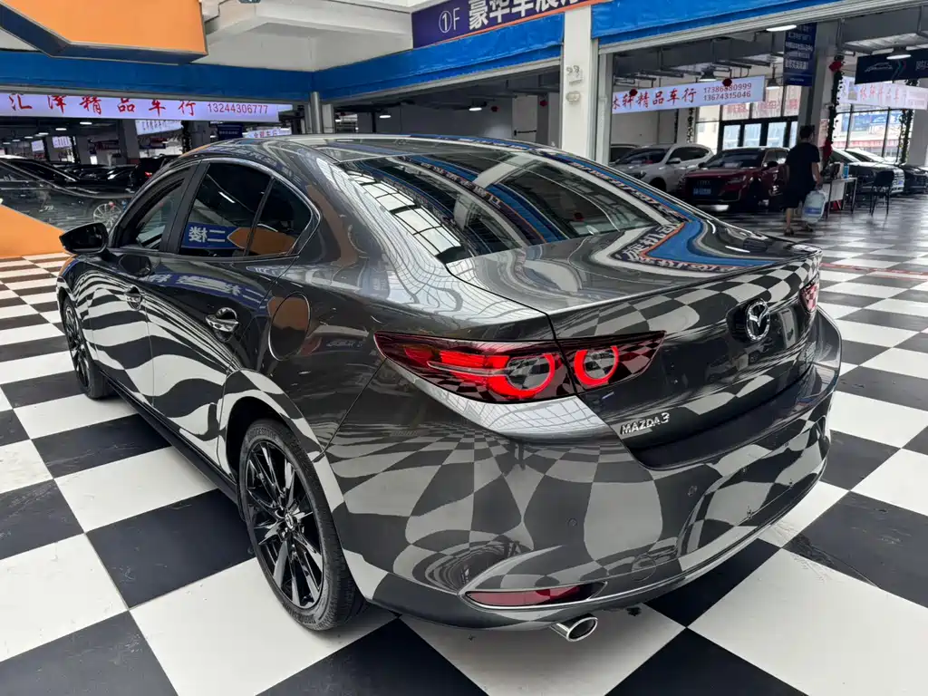 Mazda 3 Axela 2023