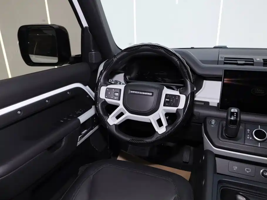 Land Rover Defender 2024 — фото 27