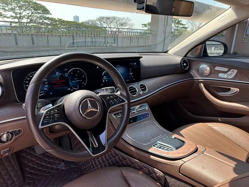 Mercedes-Benz E-Class 2022 — фото 8