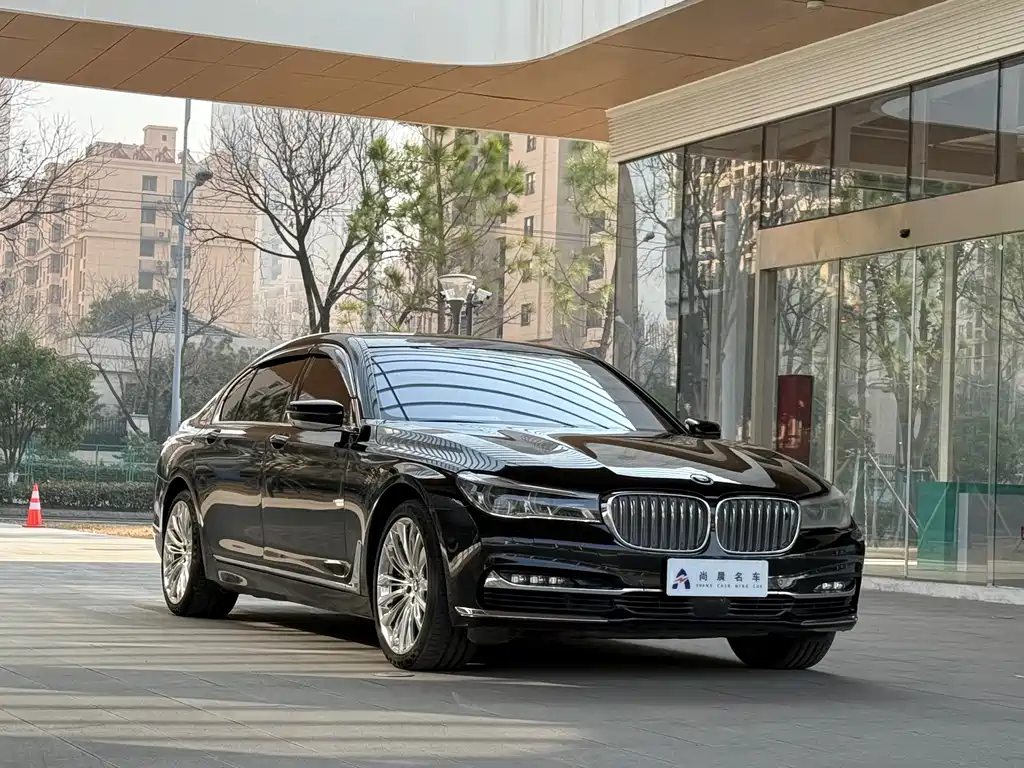 BMW 7 Series 2017 — фото 3