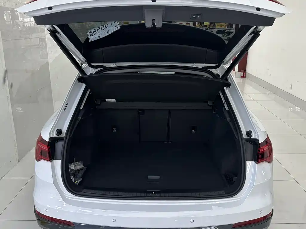 Audi Q3 2023 — фото 16