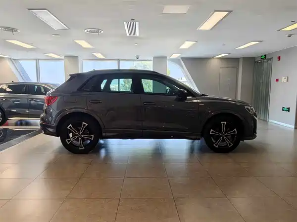 Audi Q3 2021
