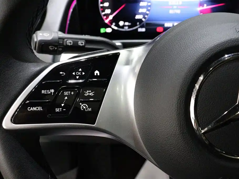 Mercedes-Benz GLB 2024 — фото 15