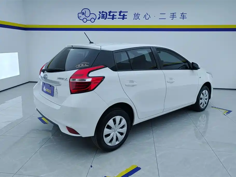 Toyota Yaris L 2020 — фото 3