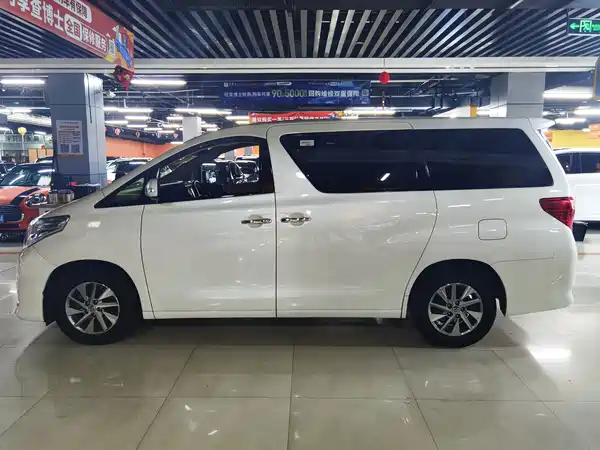 Toyota Alphard 2013