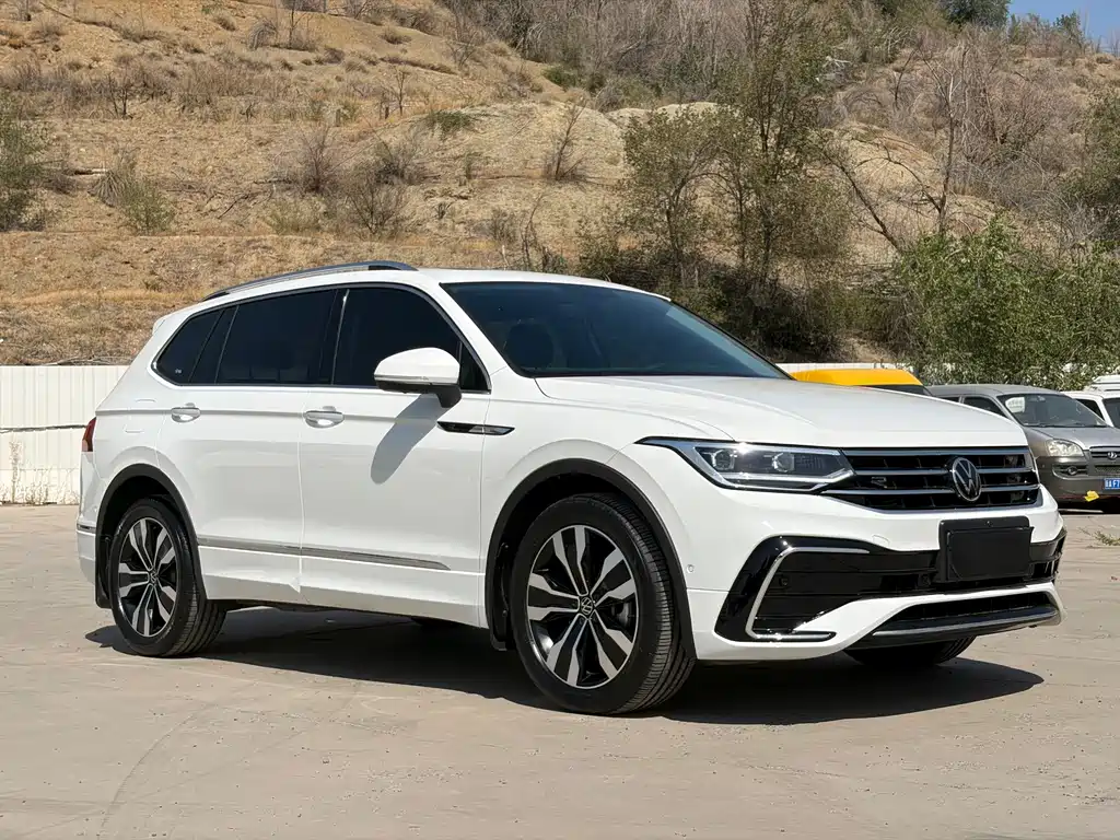 Volkswagen Tiguan L 2024 — фото 3