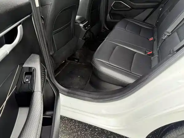 Geely Emgrand 2023