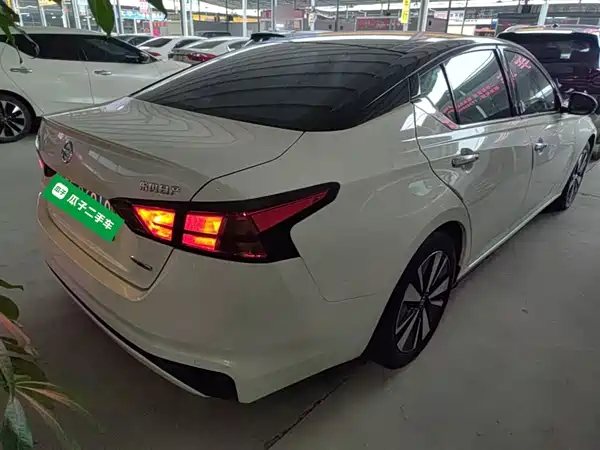 Nissan Teana 2022