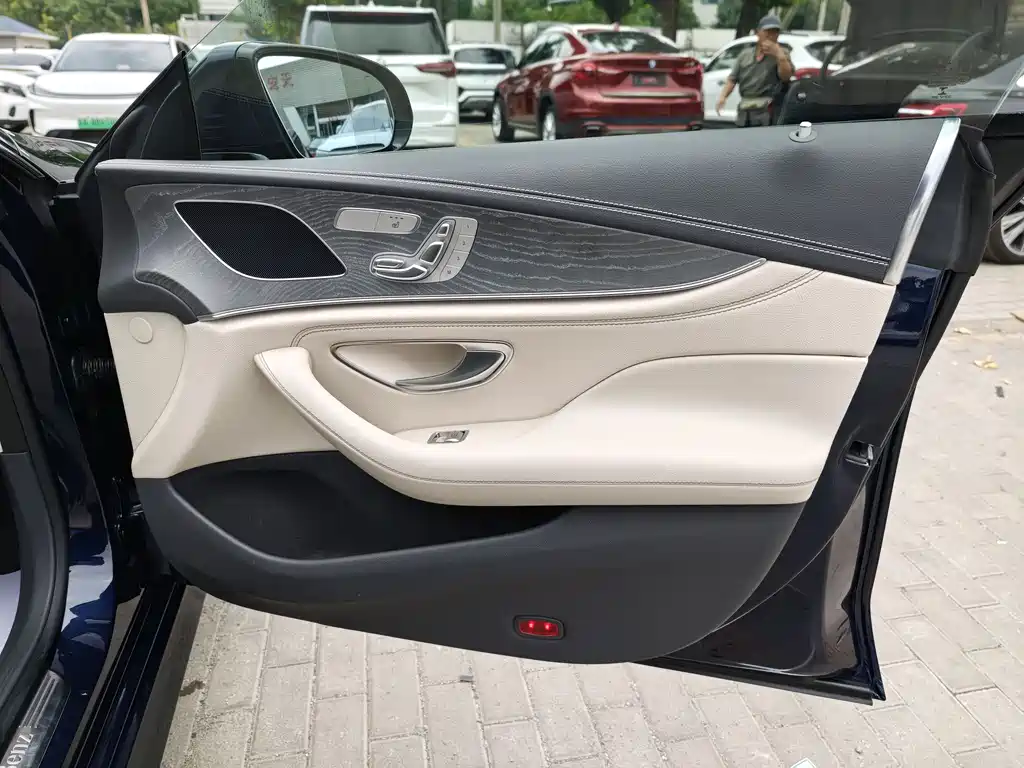 Mercedes-Benz CLS 2019 — фото 13