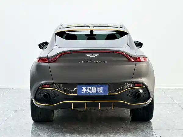 Aston Martin DBX 2020