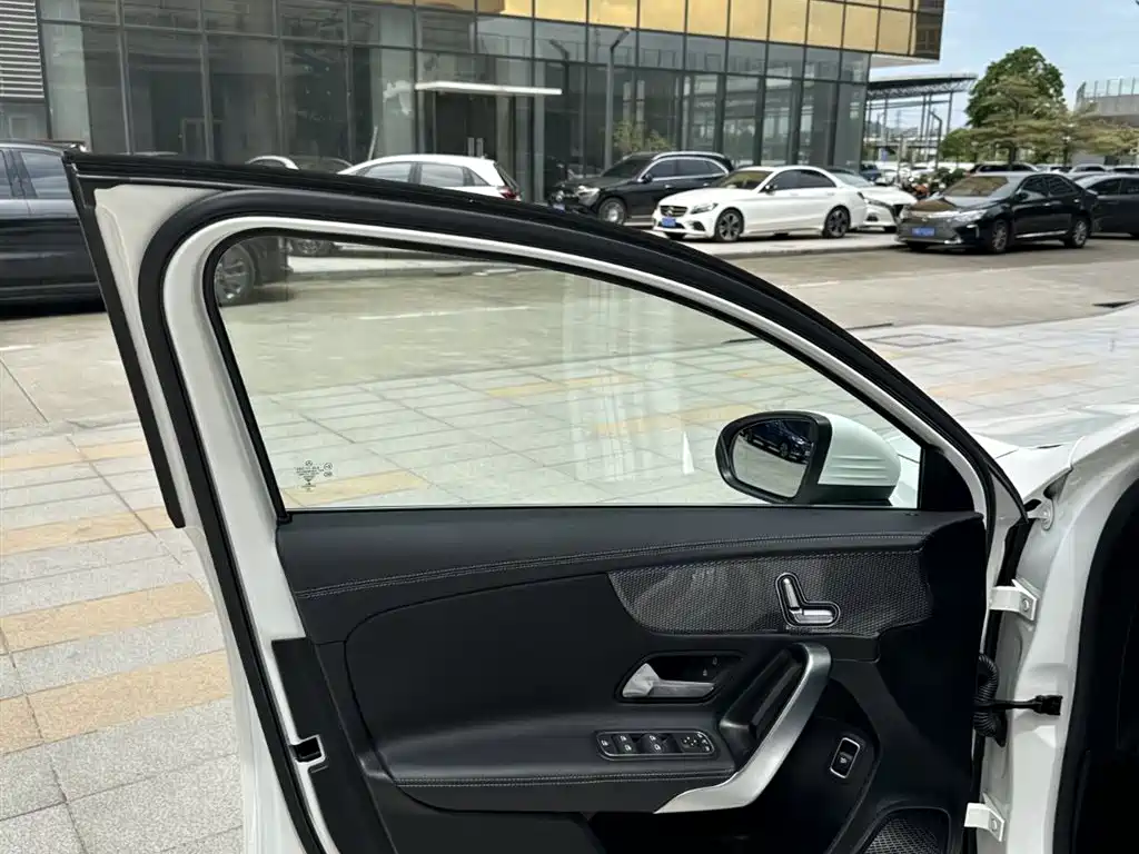 Mercedes-Benz A-Class 2021 — фото 12