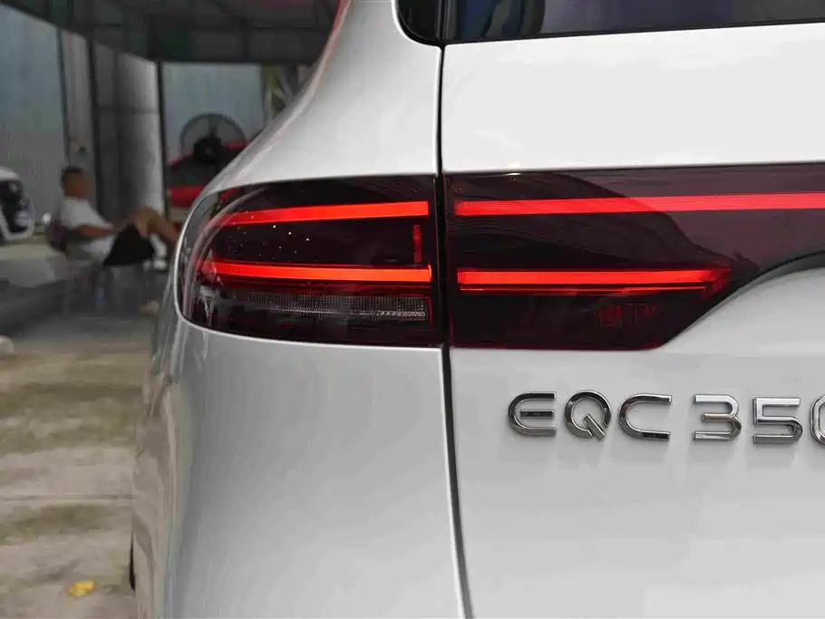 Mercedes-Benz EQC 2021 — фото 19