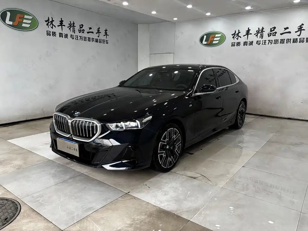 BMW 5 Series 2025