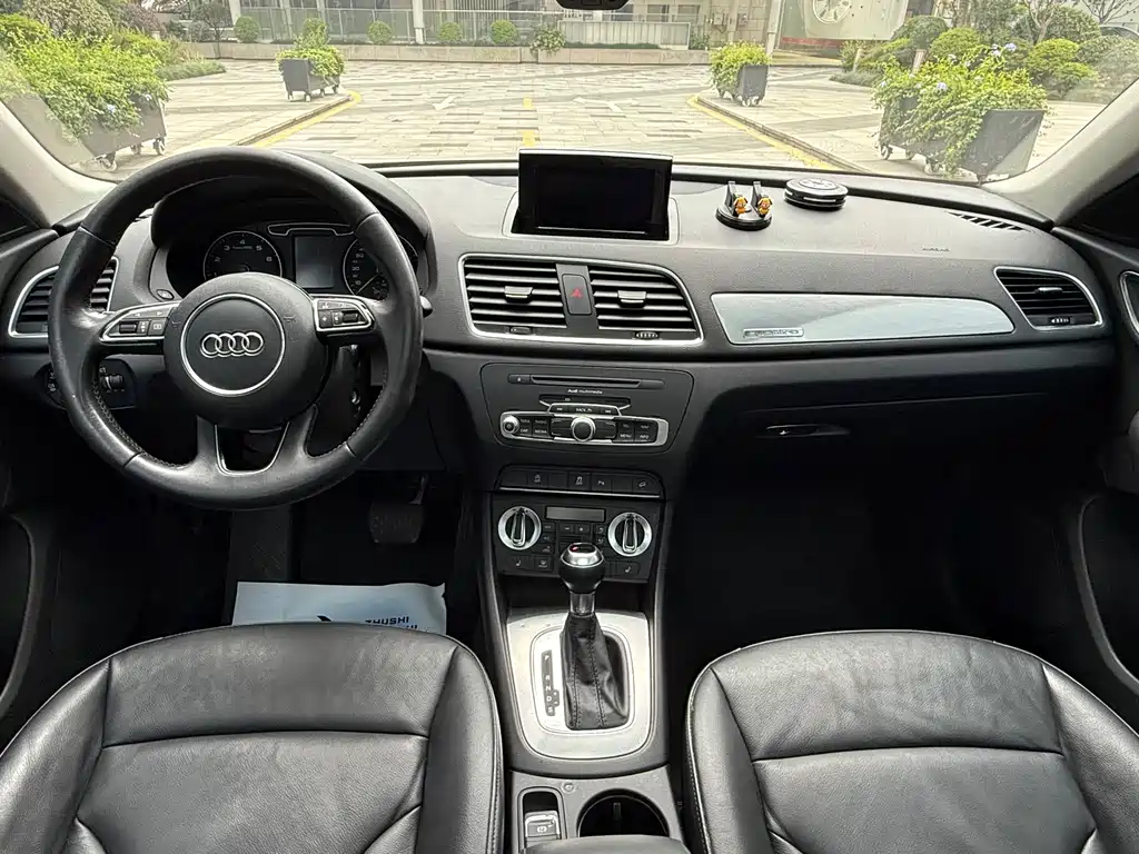 Audi Q3 2015 — фото 9