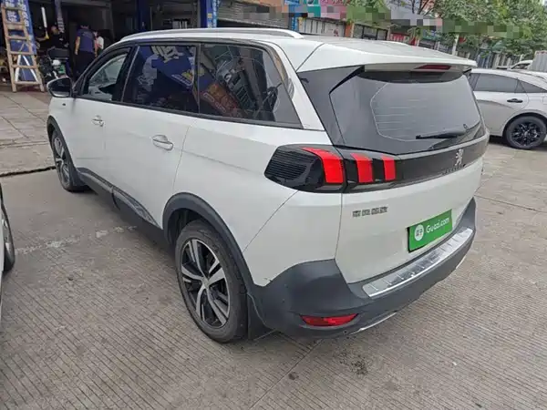 Peugeot 5008 2017