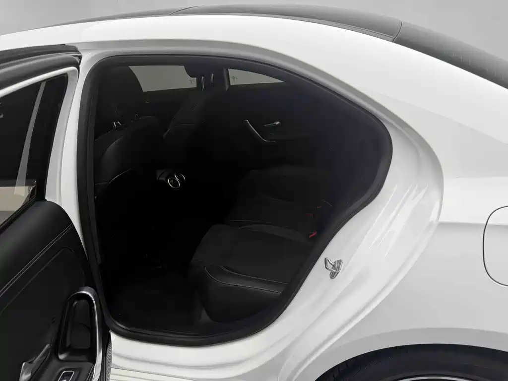 Mercedes-Benz A-Class 2022 — фото 10