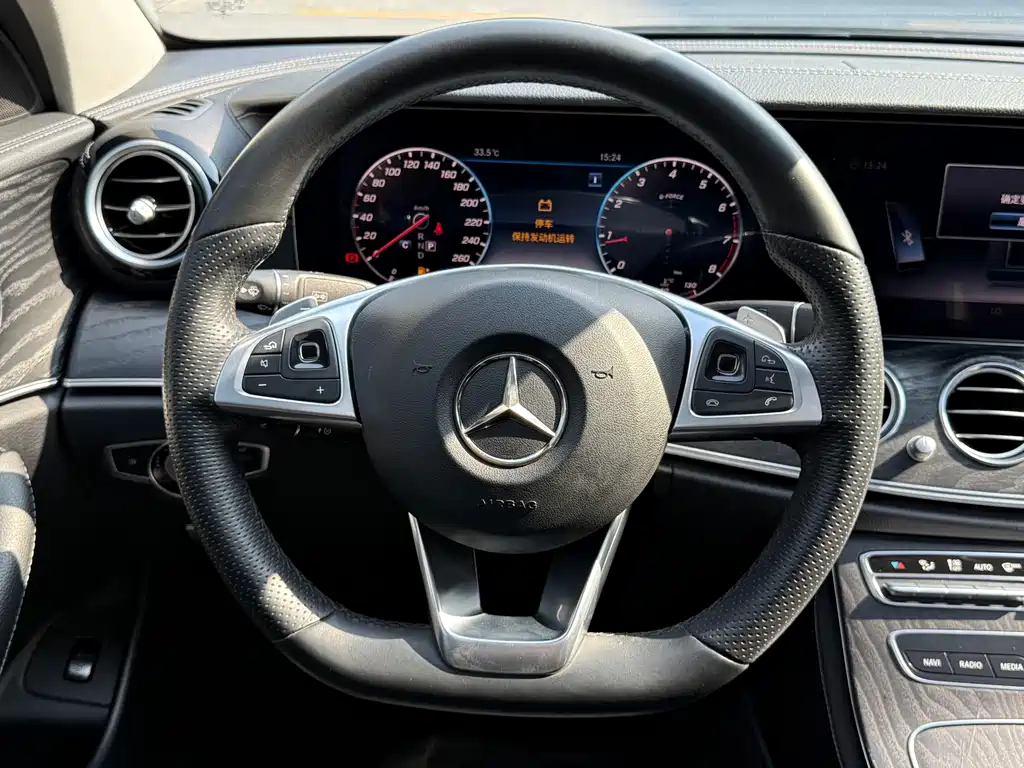 Mercedes-Benz E-Class 2018 — фото 14