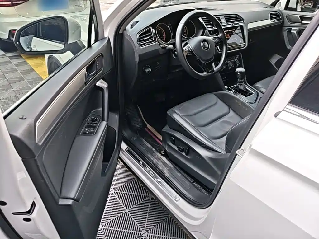 Volkswagen Tiguan L 2020 — фото 16