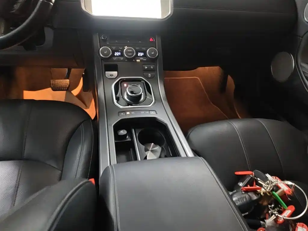 Land Rover Evoque 2018 — фото 14