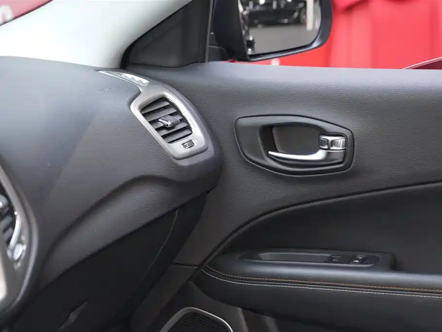 Jeep Compass 2019 — фото 20