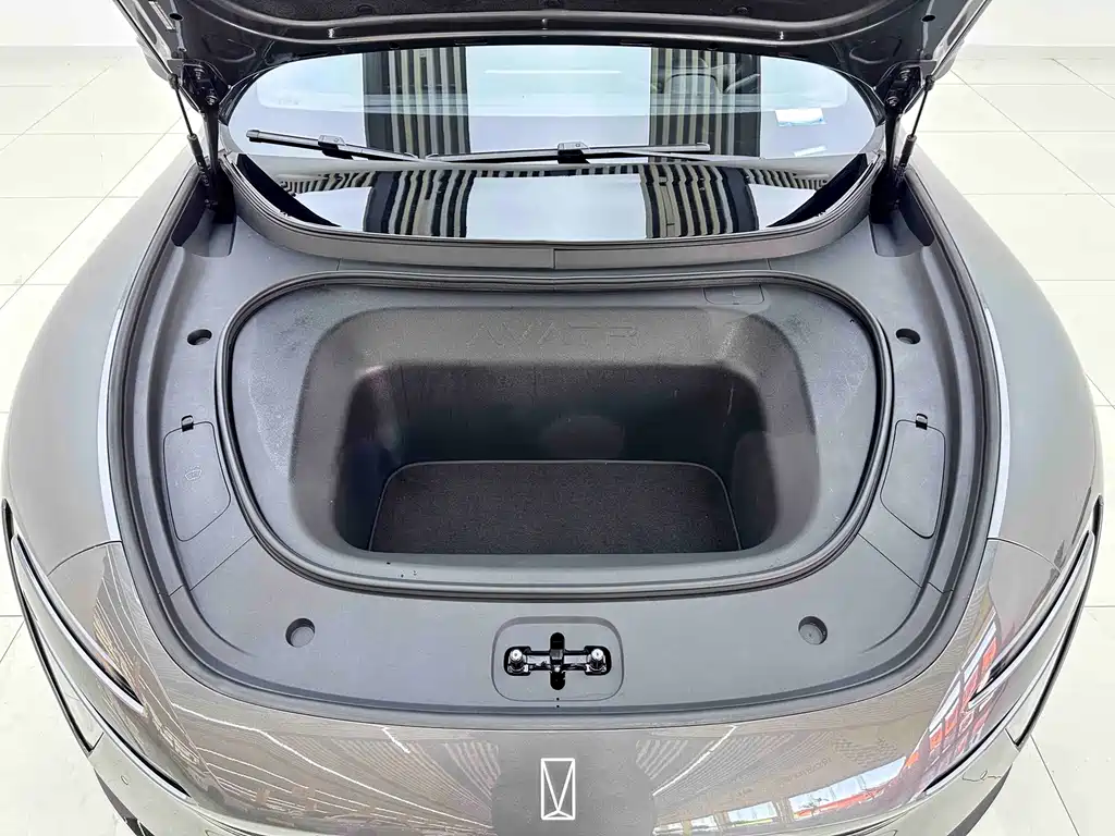 Avatr 06 2025 — фото 7