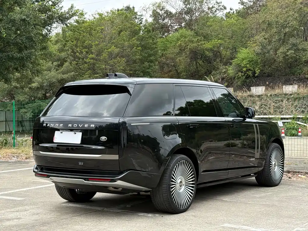 Land Rover Range Rover 2023 — фото 13