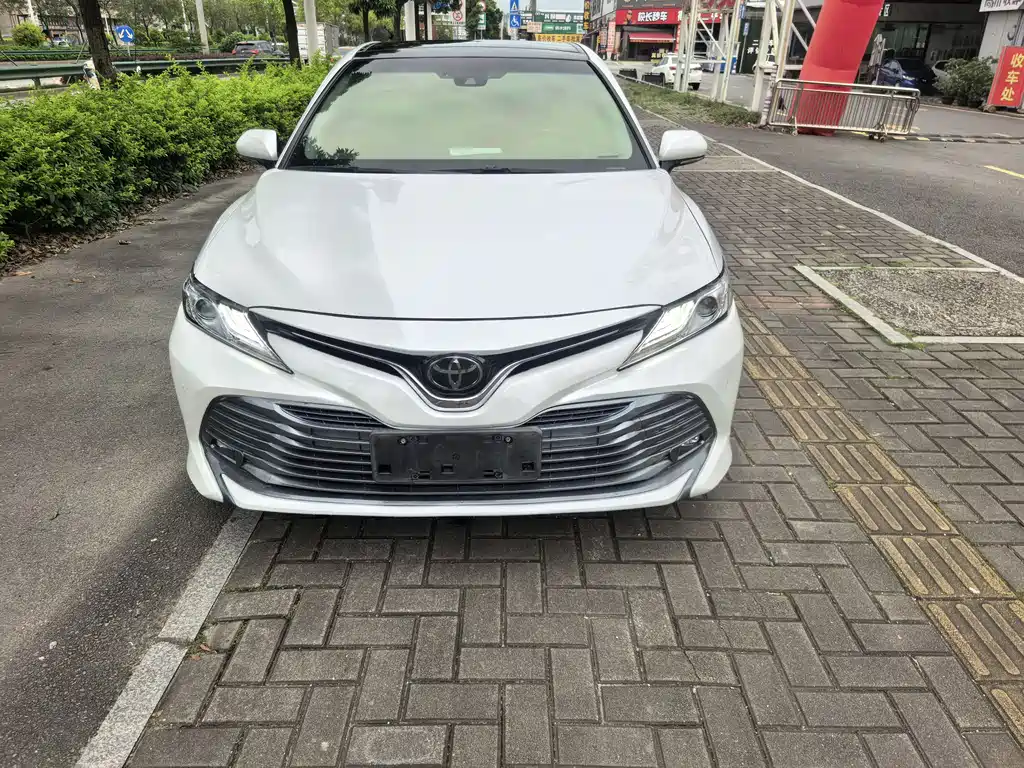 Toyota Camry 2020 — фото 3
